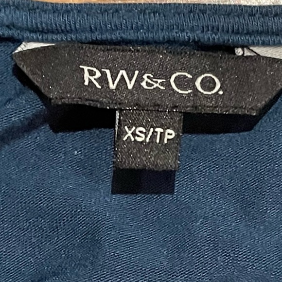 RW&Co. sleeveless top with asymmetrical design - Picture 6 of 6